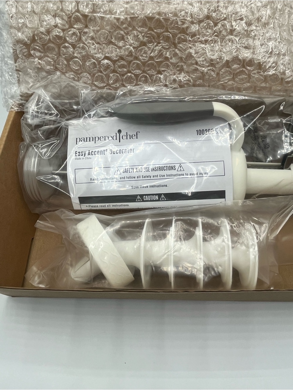 Pampered Chef Easy Accent Decorator Set